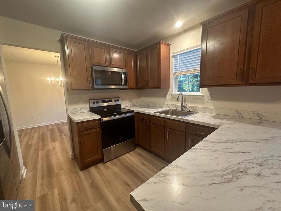 369 Minck Ave in Berlin Township, NJ - Building Photo