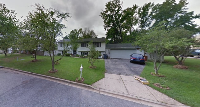 1 Asbury Dr in Fort Washington, MD - Foto de edificio - Building Photo