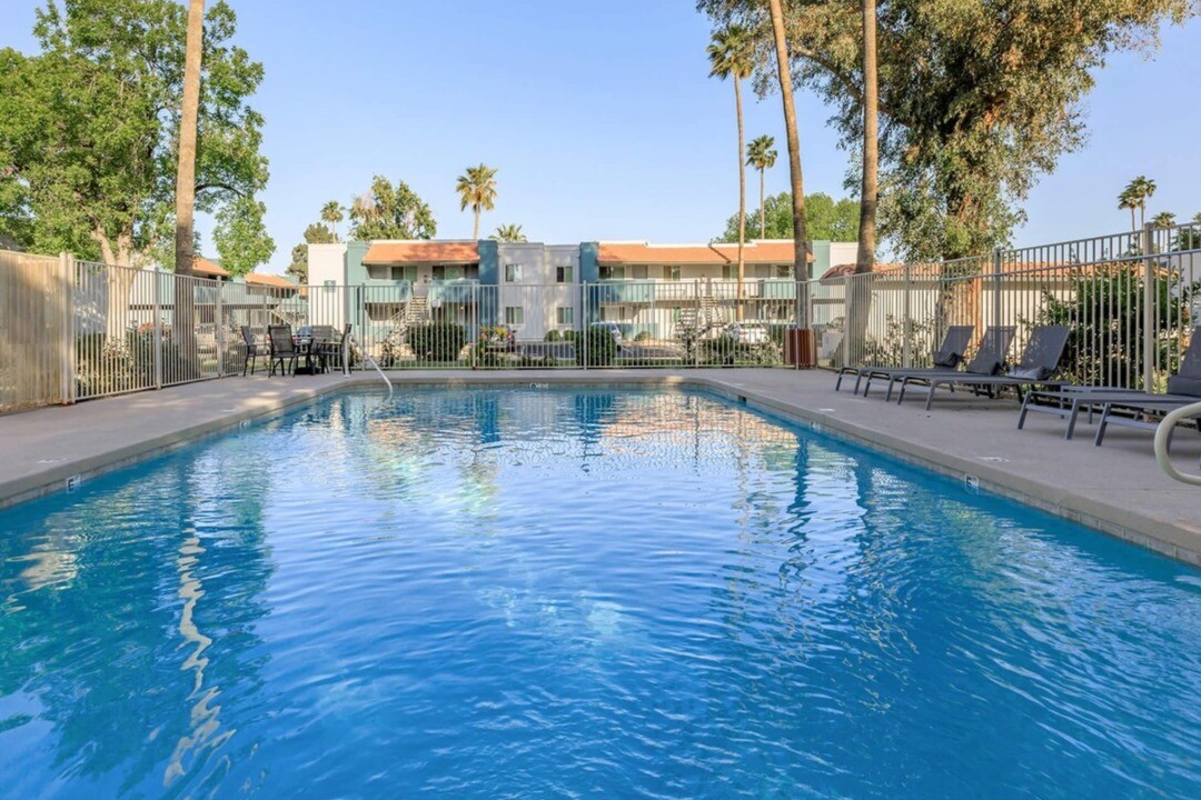 Riviera Park Apartments in Chandler, AZ - Building Photo