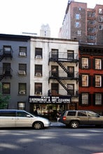 211 W 16th St in New York, NY - Building Photo - Building Photo