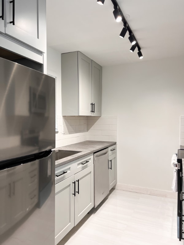 187 Lakeview Dr in Weston, FL - Building Photo - Building Photo