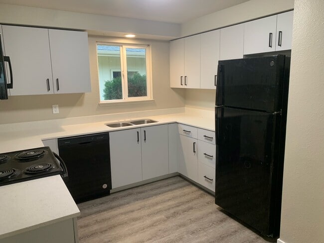 property at 544 S 13th St