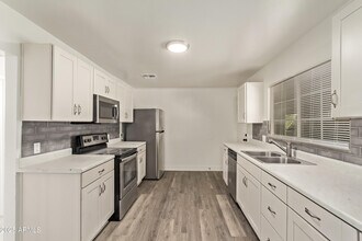 2139 W Vista Ave in Phoenix, AZ - Building Photo - Building Photo