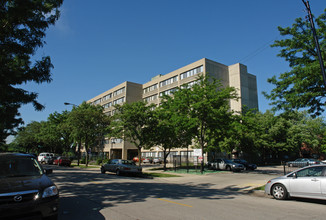 Academy Square Apartments in Chicago, IL - Building Photo - Building Photo