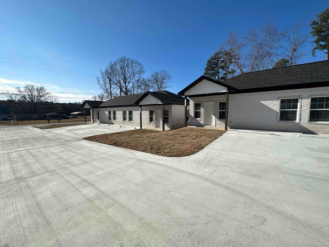 530 Bowser Rd in Monticello, AR - Foto de edificio - Building Photo