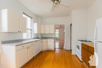 2315 N Southport Ave, Unit 3F in Chicago, IL - Building Photo - Building Photo