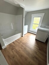 180 Notre Dame Ave, Unit #3 in Manchester, NH - Building Photo - Building Photo