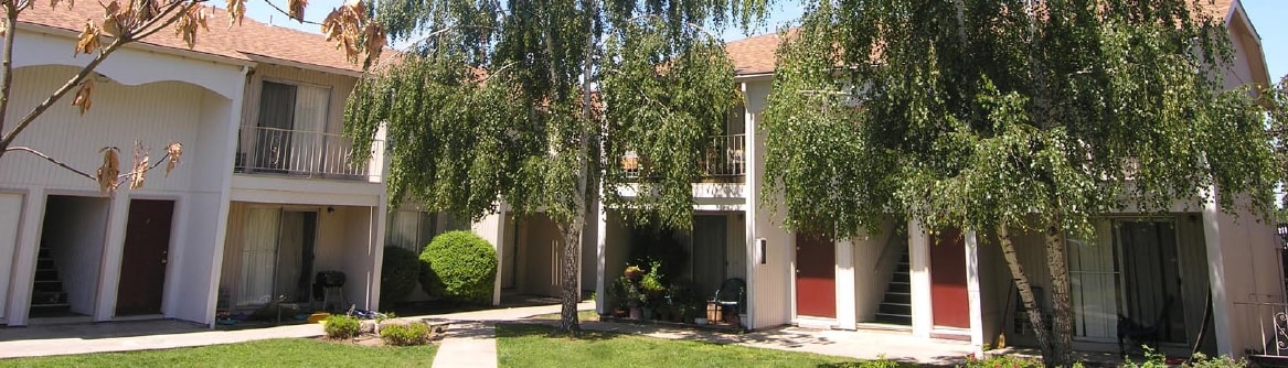 Pine Tree Lane Apartments in Portland, OR - Building Photo