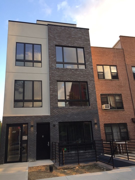 946 Herkimer St in Brooklyn, NY - Building Photo