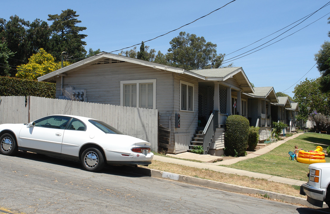 433 N Sixth St in Santa Paula, CA - Building Photo