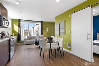 4422 Woodlawn Ave N in Seattle, WA - Foto de edificio - Building Photo