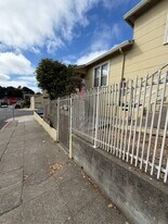 1239-1241 E 22nd St in Oakland, CA - Building Photo