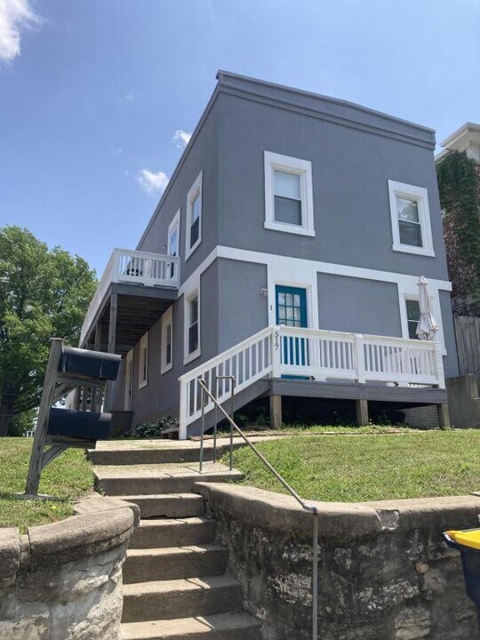 517 Holmes St in Kansas City, MO - Building Photo