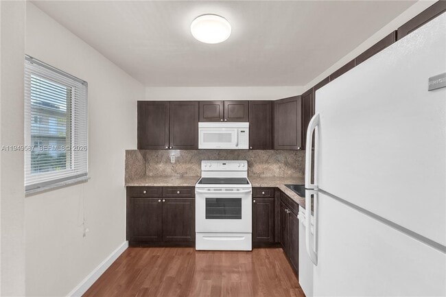 7820 Camino Real in Miami, FL - Building Photo - Building Photo