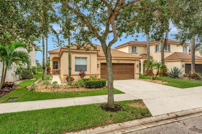 1617 Winterberry Ln in Weston, FL - Building Photo - Building Photo