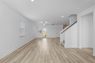 6008 Swedish Farms Ter in Del Valle, TX - Building Photo - Building Photo