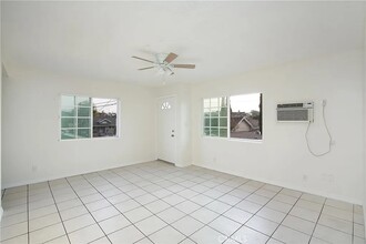 2538 Malabar St, Unit 2 in Los Angeles, CA - Foto de edificio - Building Photo