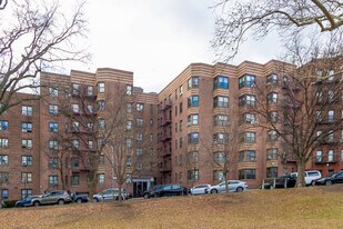 306 E Mosholu Pky in Bronx, NY - Building Photo