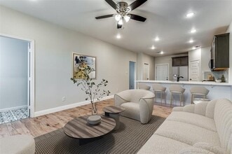 1260 E Magnolia Ave in Fort Worth, TX - Building Photo - Building Photo