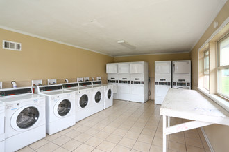 Ventura Green Apartments in Oklahoma City, OK - Building Photo - Interior Photo