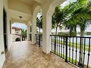 8353 NW 38th St in Pembroke Pines, FL - Building Photo - Building Photo