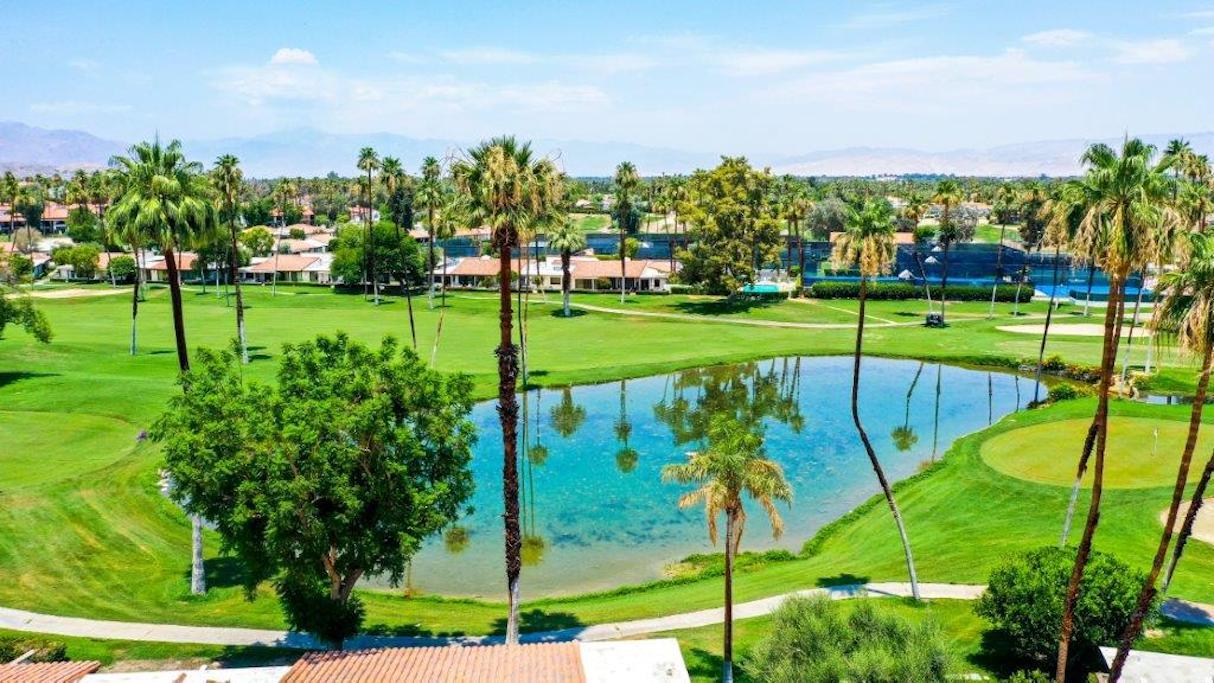 74 Avenida Las Palmas in Rancho Mirage, CA - Building Photo