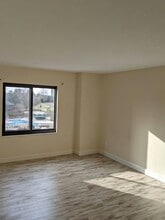 205 Yoakum Pkwy in Alexandria, VA - Building Photo - Building Photo