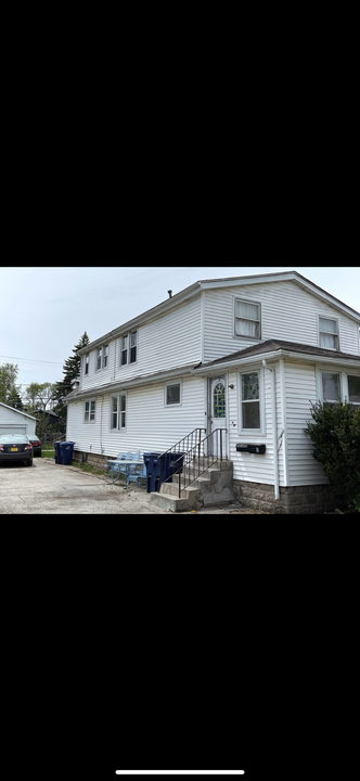 1615 16th St in North Chicago, IL - Foto de edificio