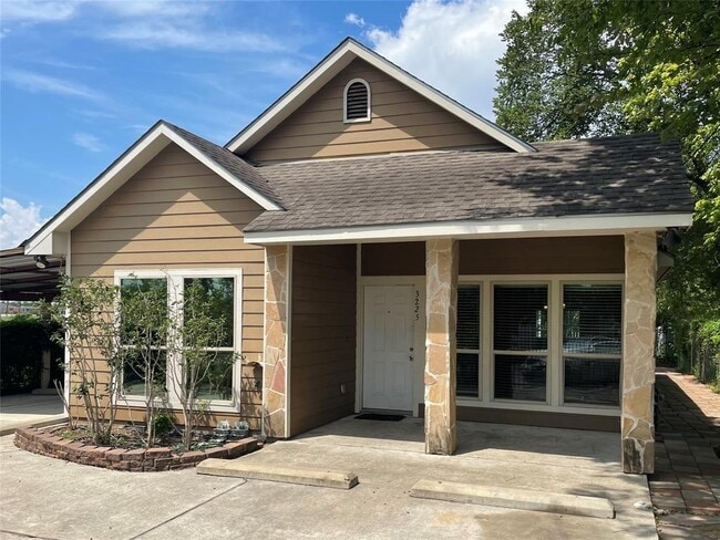3225 Hurley St in Houston, TX - Building Photo - Building Photo