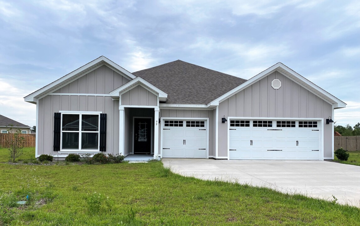 99 London Cir in Crawfordville, FL - Building Photo