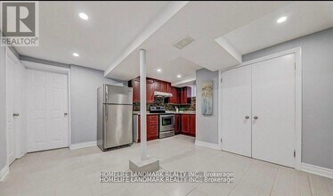 1336 Pharmacy Ave in Toronto, ON - Building Photo - Building Photo