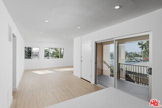1007 Ocean Park Blvd in Santa Monica, CA - Building Photo - Building Photo
