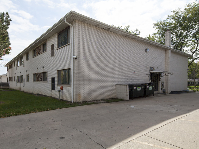2845-2855 Ridge Ave in Waukegan, IL - Foto de edificio - Building Photo