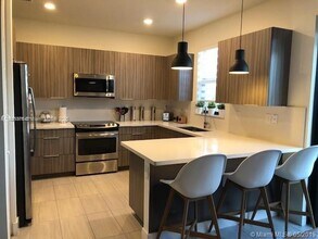 10552 NW 78th Terrace in Doral, FL - Building Photo - Building Photo