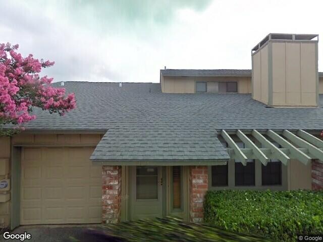 914 W Meadowmere Ln in Austin, TX - Foto de edificio