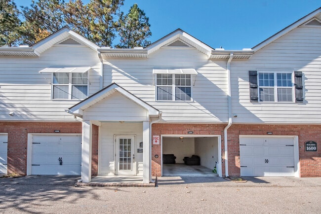 1602 Basildon Rd in Mount Pleasant, SC - Building Photo - Building Photo