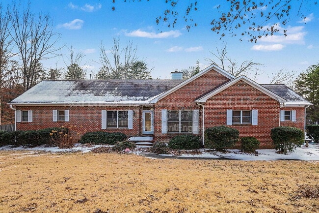 1760 Jacobs Way in Sherrills Ford, NC - Building Photo - Building Photo