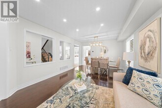 16 Newark Way in Brampton, ON - Building Photo - Building Photo