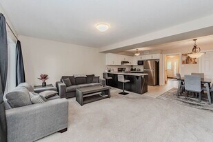 32 Mccann St in Guelph, ON - Building Photo