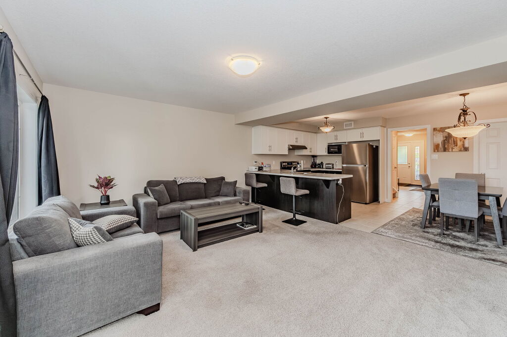 32 Mccann St in Guelph, ON - Building Photo