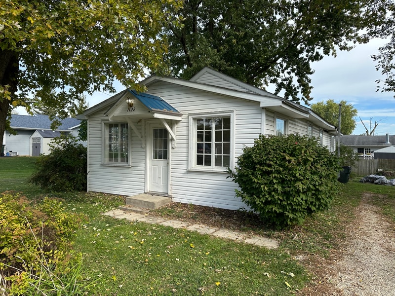 N1122 Rosewood Dr in Genoa City, WI - Building Photo