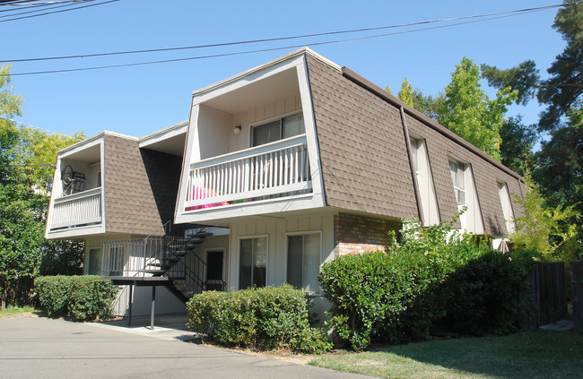 1170-1178 Walker Ave in Walnut Creek, CA - Building Photo - Building Photo