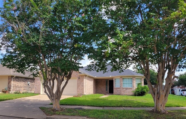 19330 Larissa Dr in Katy, TX - Building Photo - Building Photo