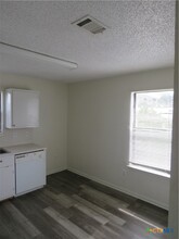 142 Wolfe Rd in Copperas Cove, TX - Foto de edificio - Building Photo