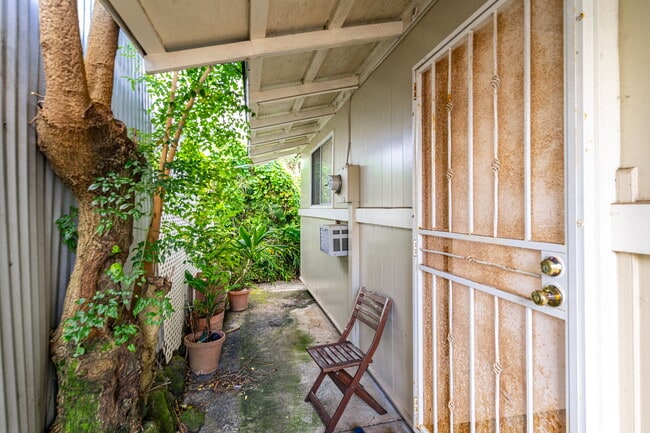 2115 10th Ave in Honolulu, HI - Building Photo - Building Photo