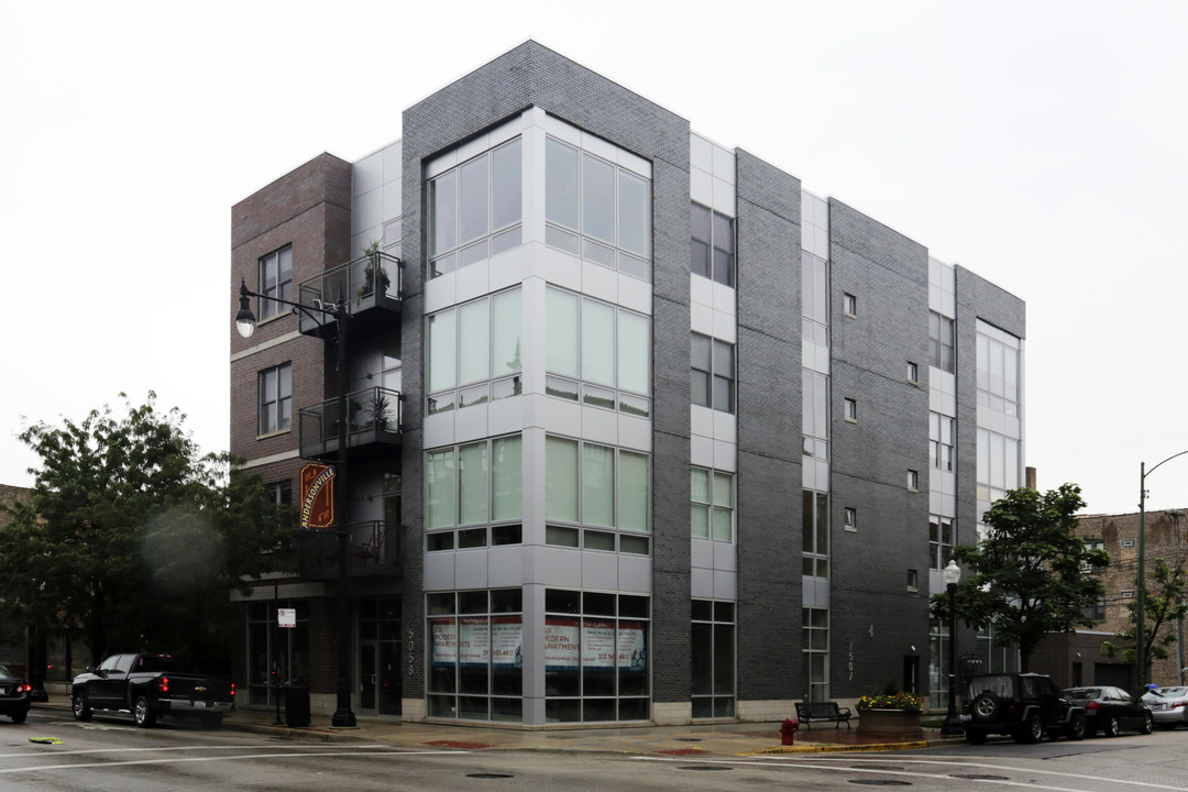 5058 N Clark St in Chicago, IL - Building Photo