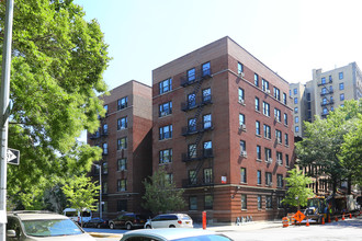 690 Riverside Dr in New York, NY - Building Photo - Building Photo