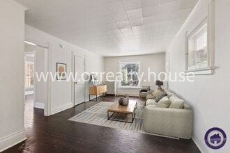 2727 Robinwood Ave in Toledo, OH - Building Photo - Building Photo