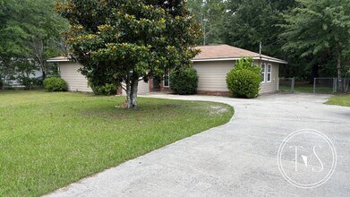 632 Fleming Rd in Hinesville, GA - Building Photo - Building Photo