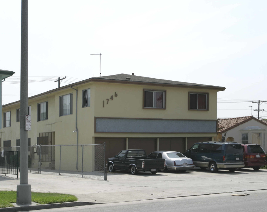 1746 S Hauser Blvd in Los Angeles, CA - Building Photo